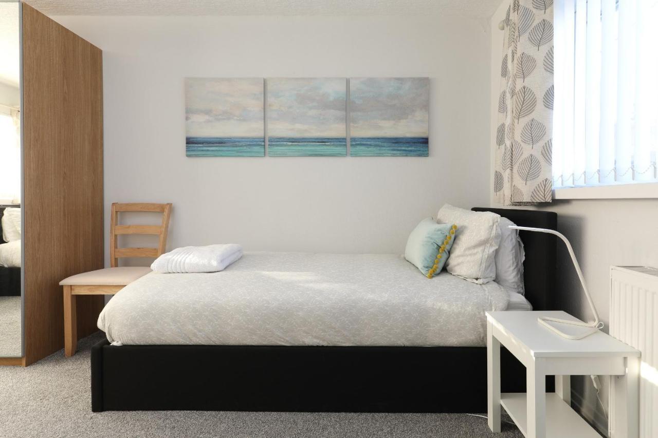 Bedzzz - House On The Green Villa Preston  Bagian luar foto
